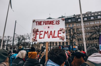 Perché se ti definisci femminista non dovresti comprare fast fashion