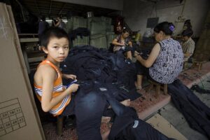 sfruttamento minorile jeans